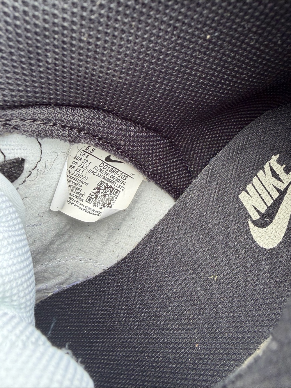 Nike Black and White dunk high - Picture 7 of 9